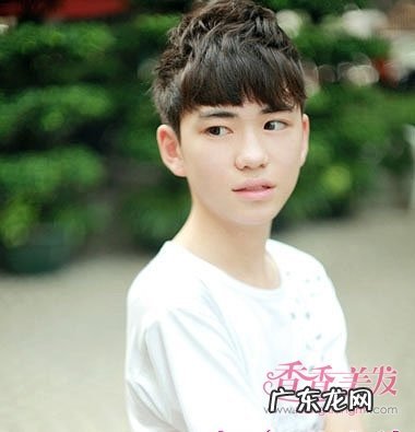 高中生男生发型