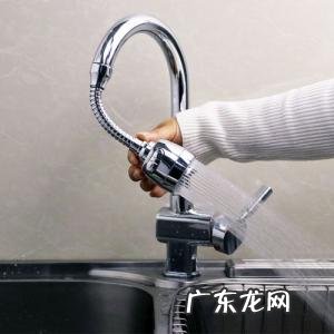 圆形水龙头滤嘴拧不动