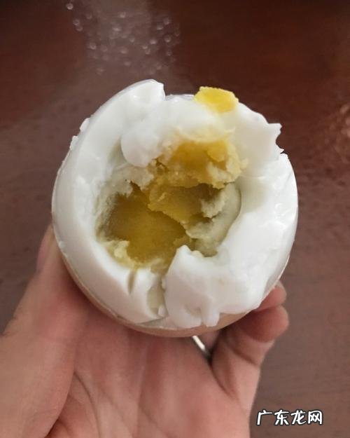怎样腌咸鸭蛋好吃出油