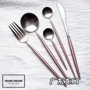 西餐刀叉左右手