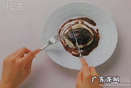 刀叉的正确拿法左右手