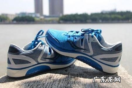 世界四大跑鞋之首