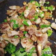 在家吃煎肉买什么配菜,烹饪生爆盐煎肉的秘诀是什么