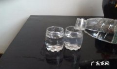 纯粮食酒什么颜色,怎样从商标识别纯粮白酒